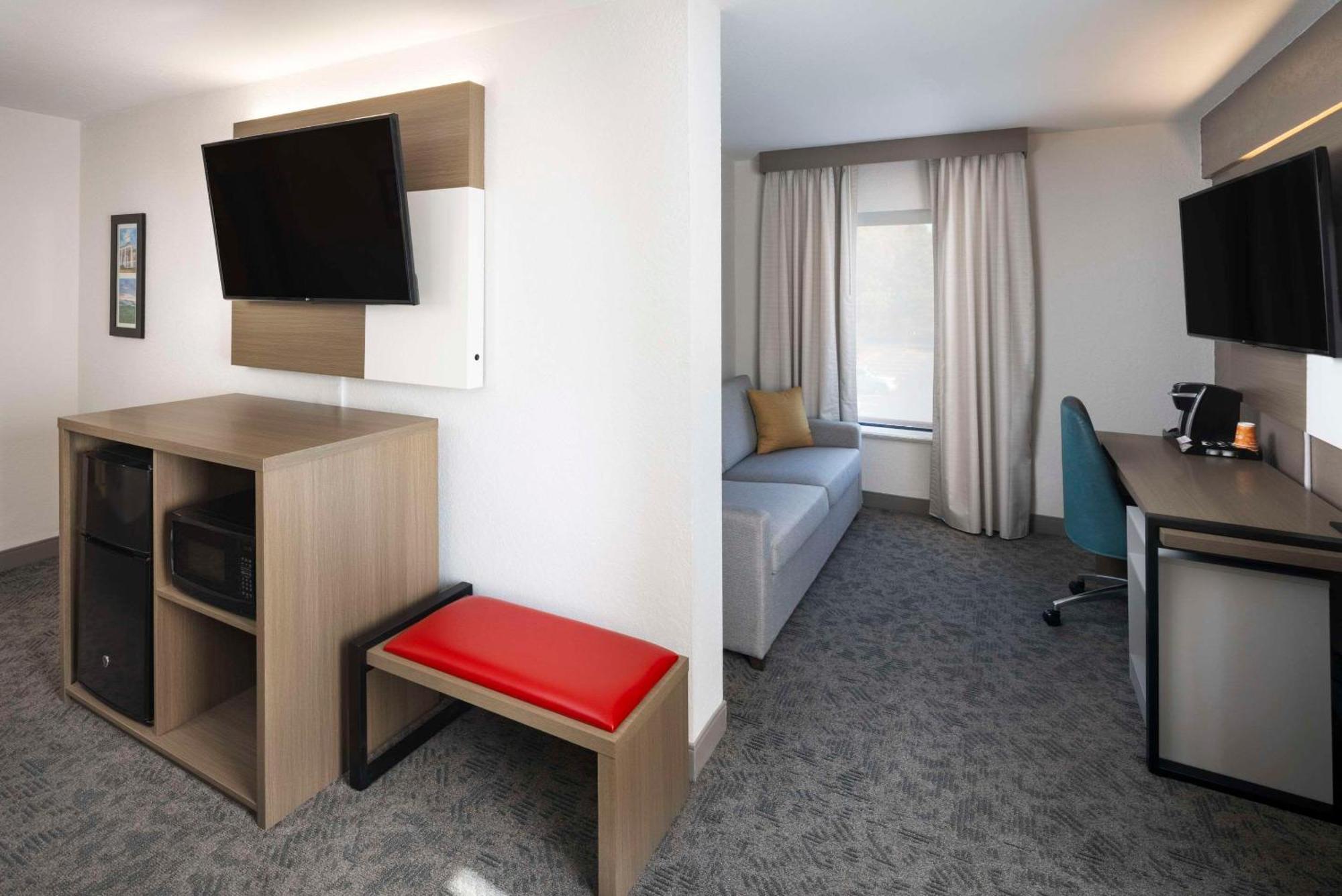 Comfort Inn & Suites Dahlonega University Area Extérieur photo