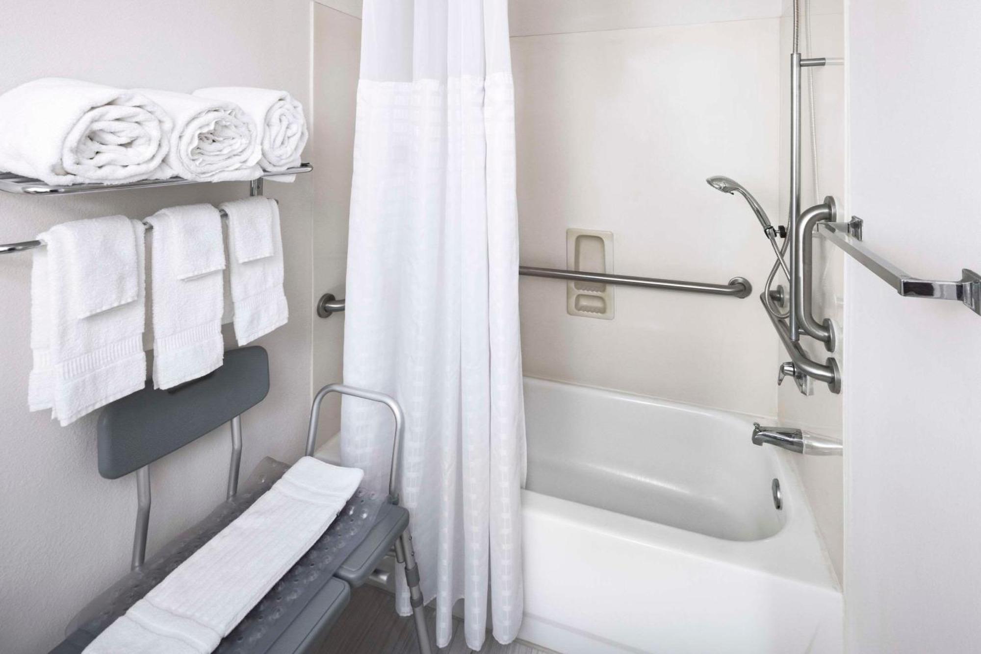 Comfort Inn & Suites Dahlonega University Area Extérieur photo