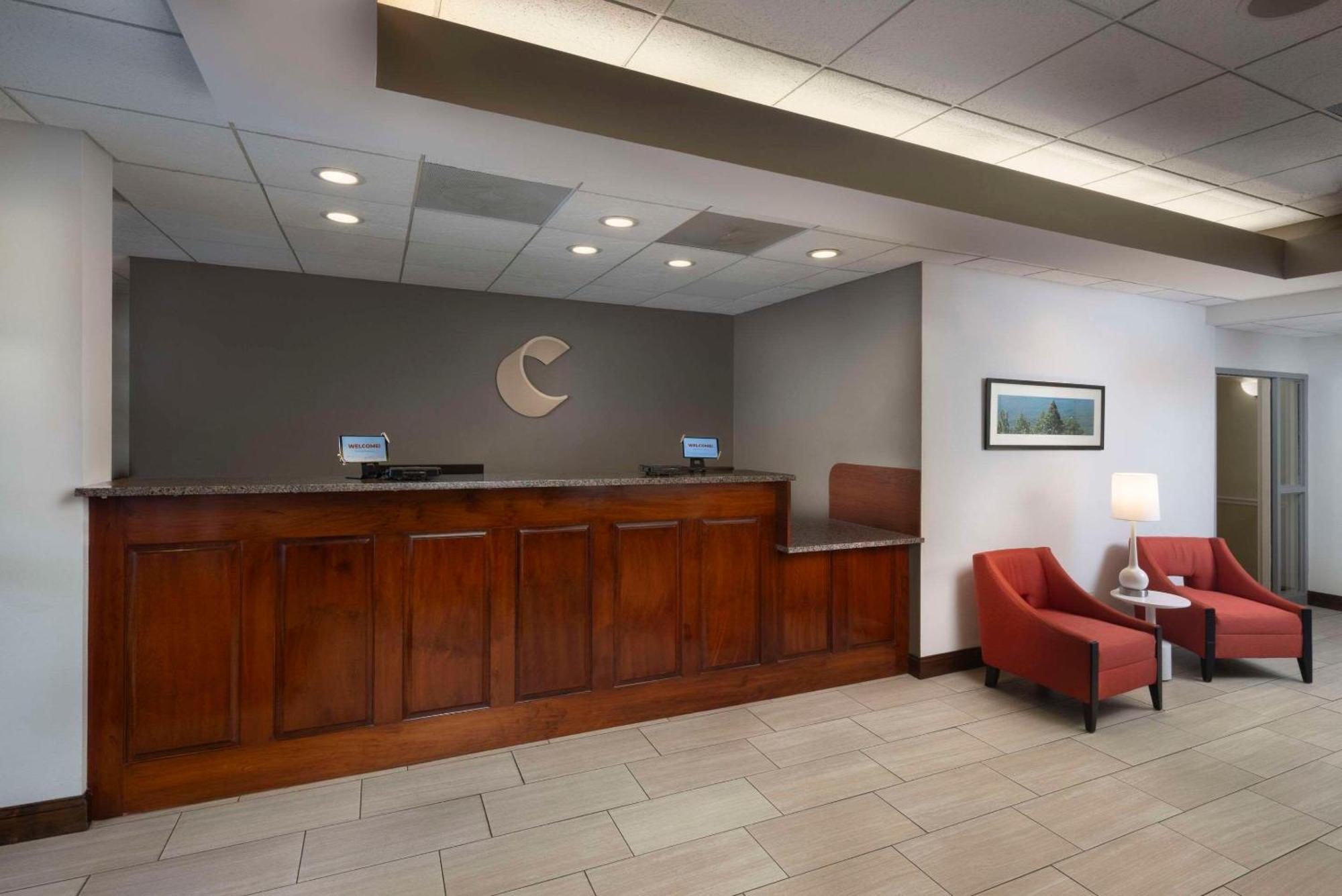 Comfort Inn & Suites Dahlonega University Area Extérieur photo