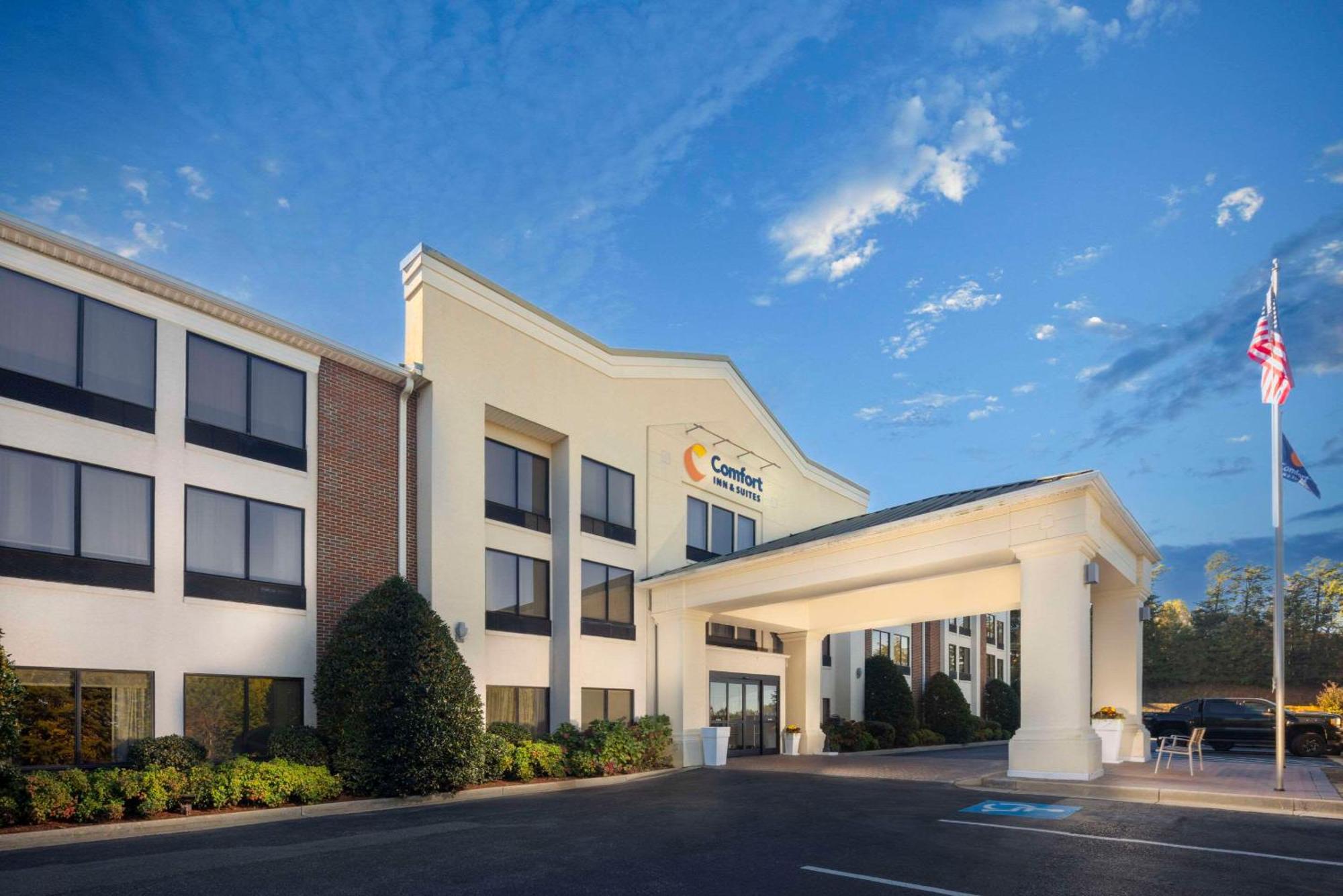 Comfort Inn & Suites Dahlonega University Area Extérieur photo