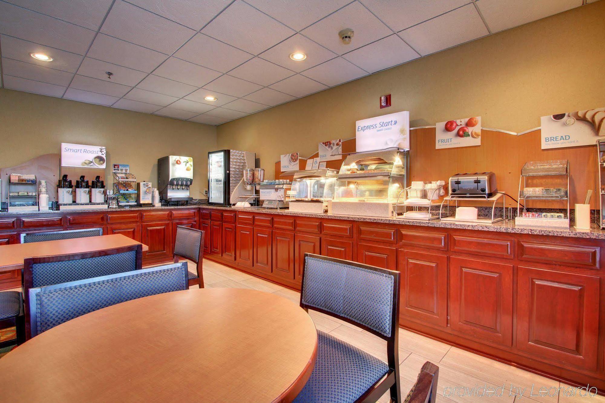 Comfort Inn & Suites Dahlonega University Area Extérieur photo
