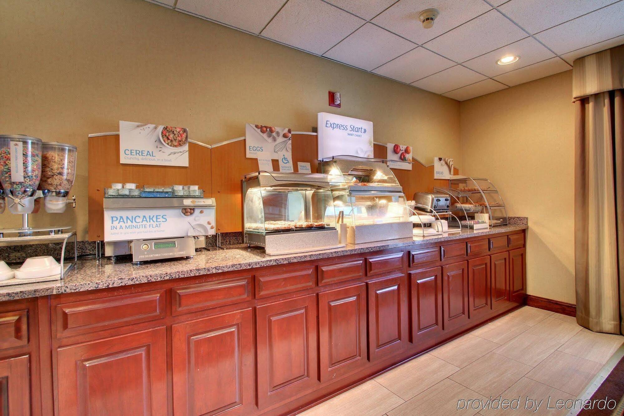 Comfort Inn & Suites Dahlonega University Area Extérieur photo